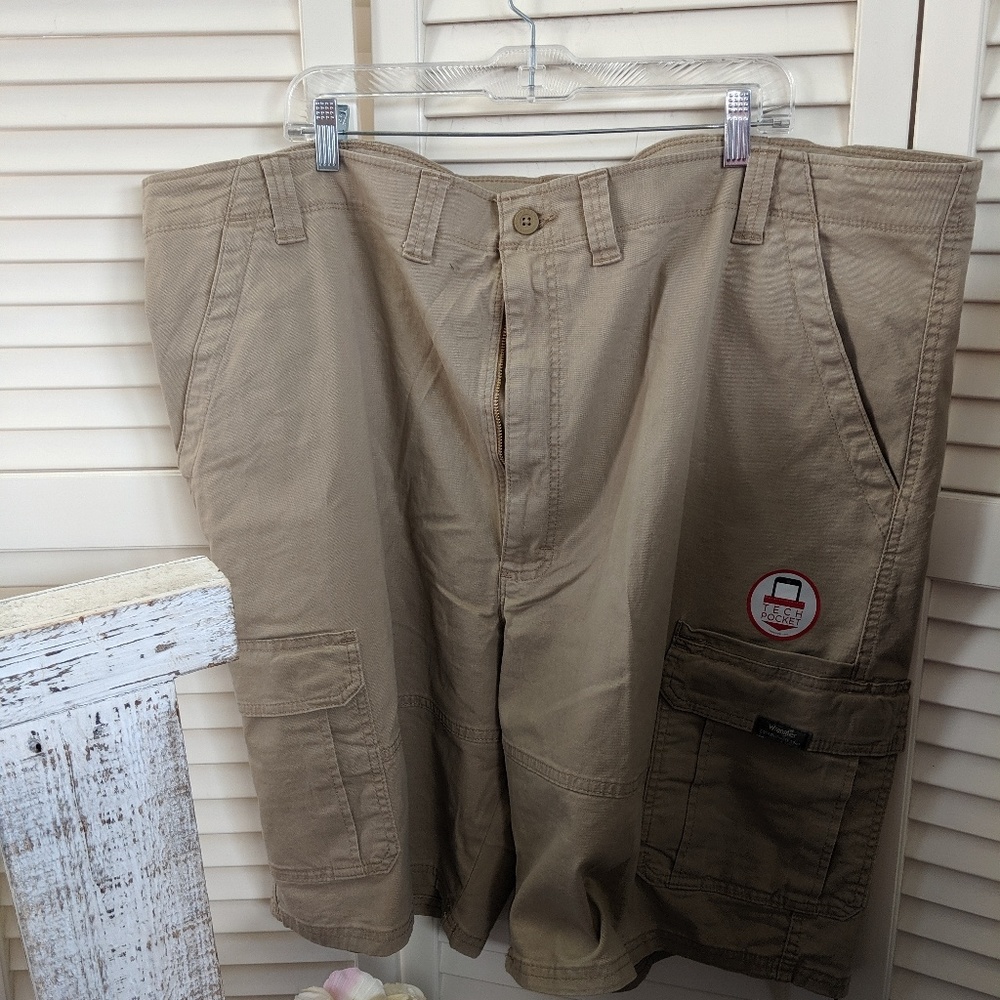NEW Men's Wrangler Shorts sz 48